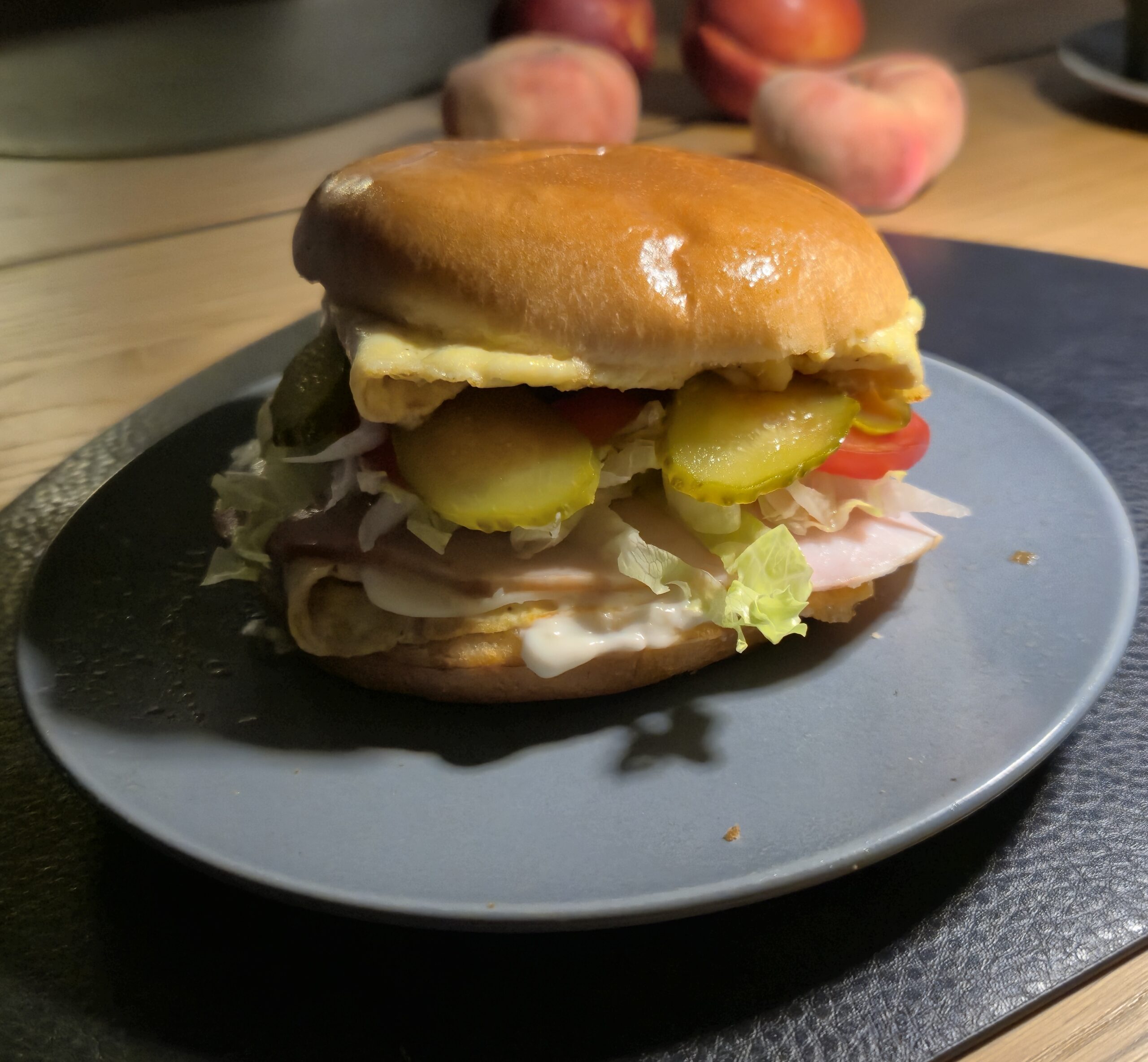 Burger z jajkiem
                       